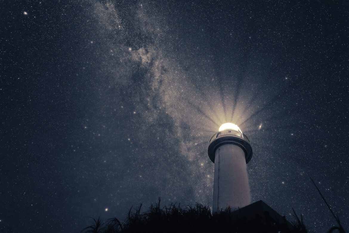 lighthouse-g63d5ac980_1920